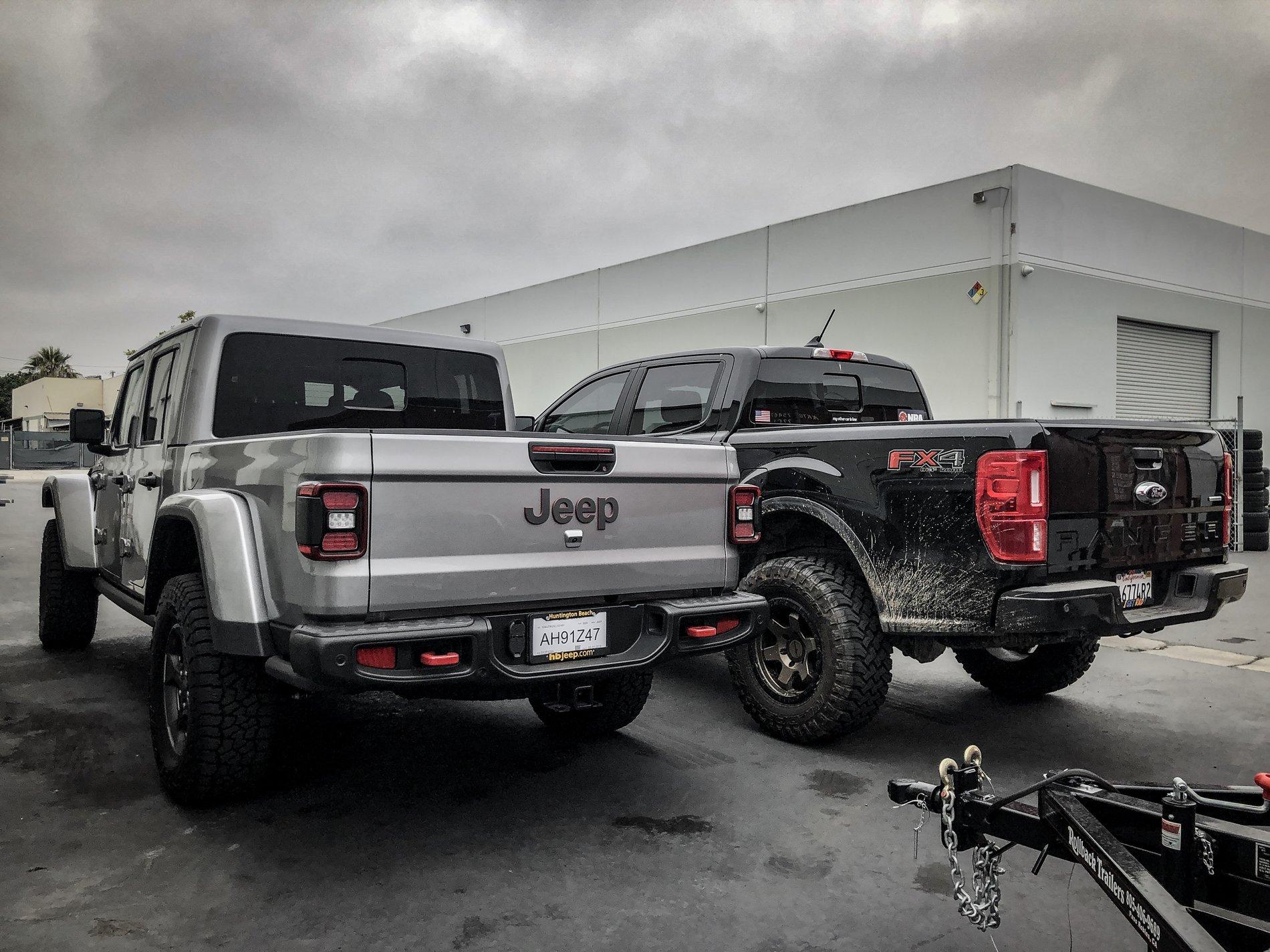 Side by side with a Jeep Gladiator | 2019+ Ford Ranger and Raptor Forum ...