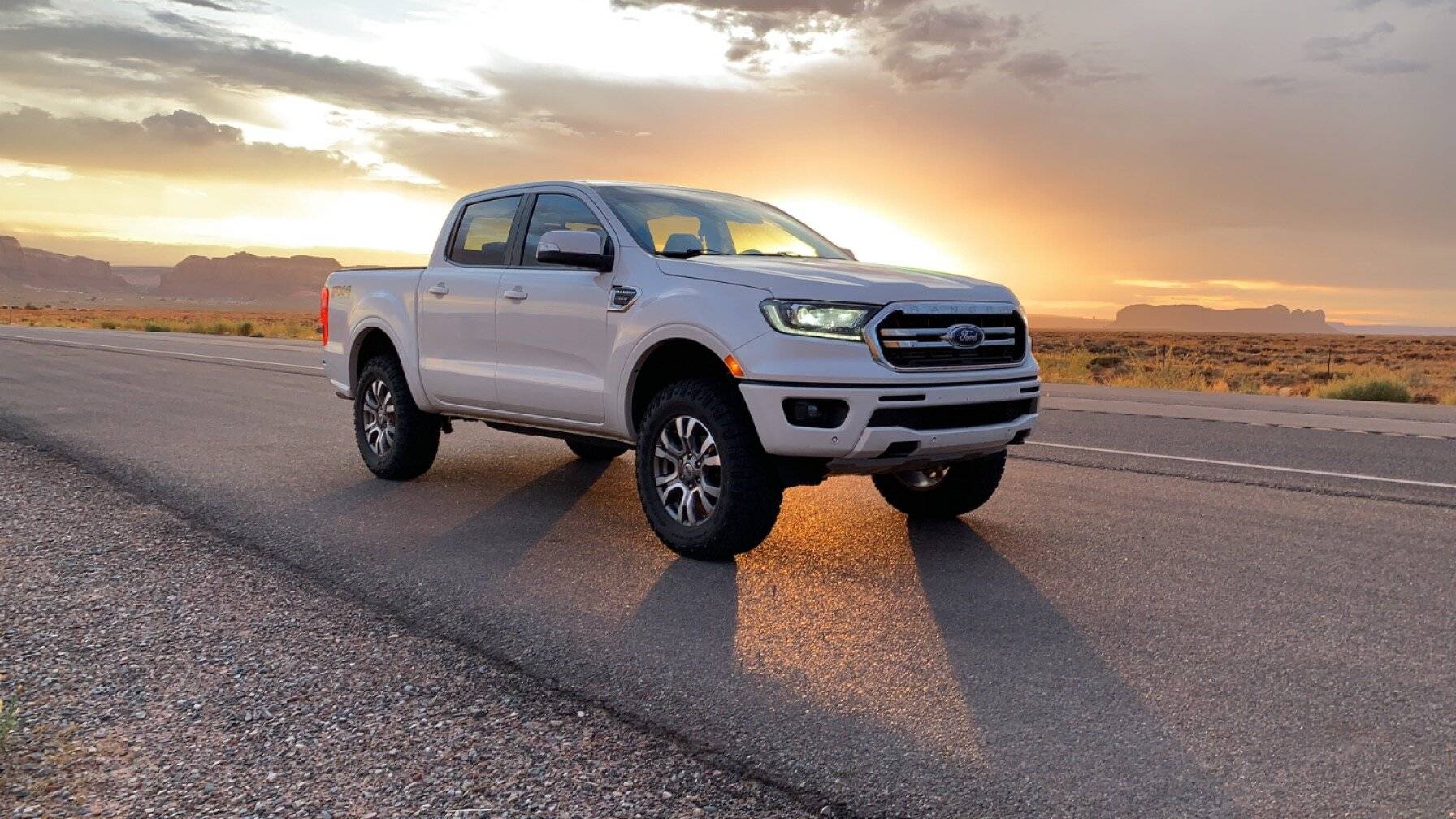Passing through beautiful Monument Valley | 2019+ Ford Ranger and ...