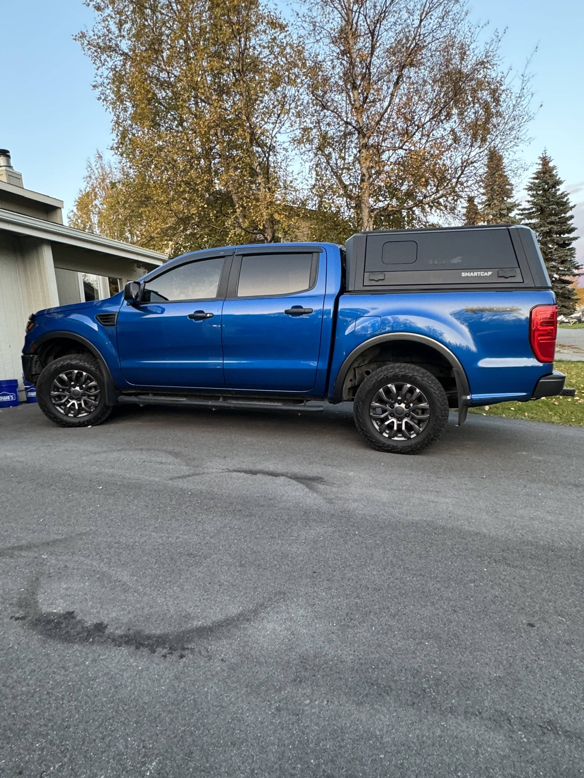 Leer 180 Vs Rsi smart cap. Tremor crew cab. | 2019+ Ford Ranger and ...