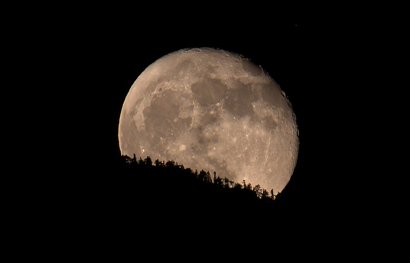 Moon 10-3-denoise-low-light.jpg